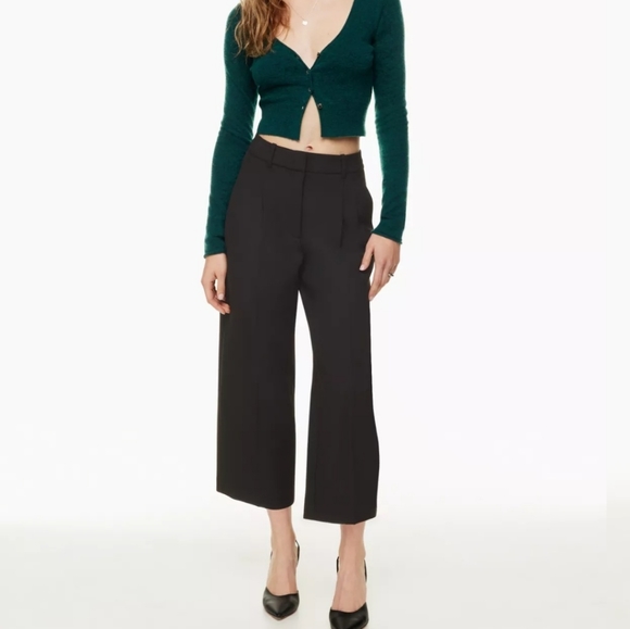Aritzia Effortless Cropped pant - Picture 6 of 9